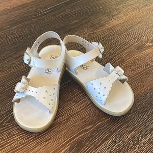 Footmates Ariel Sandal, White, Size 8